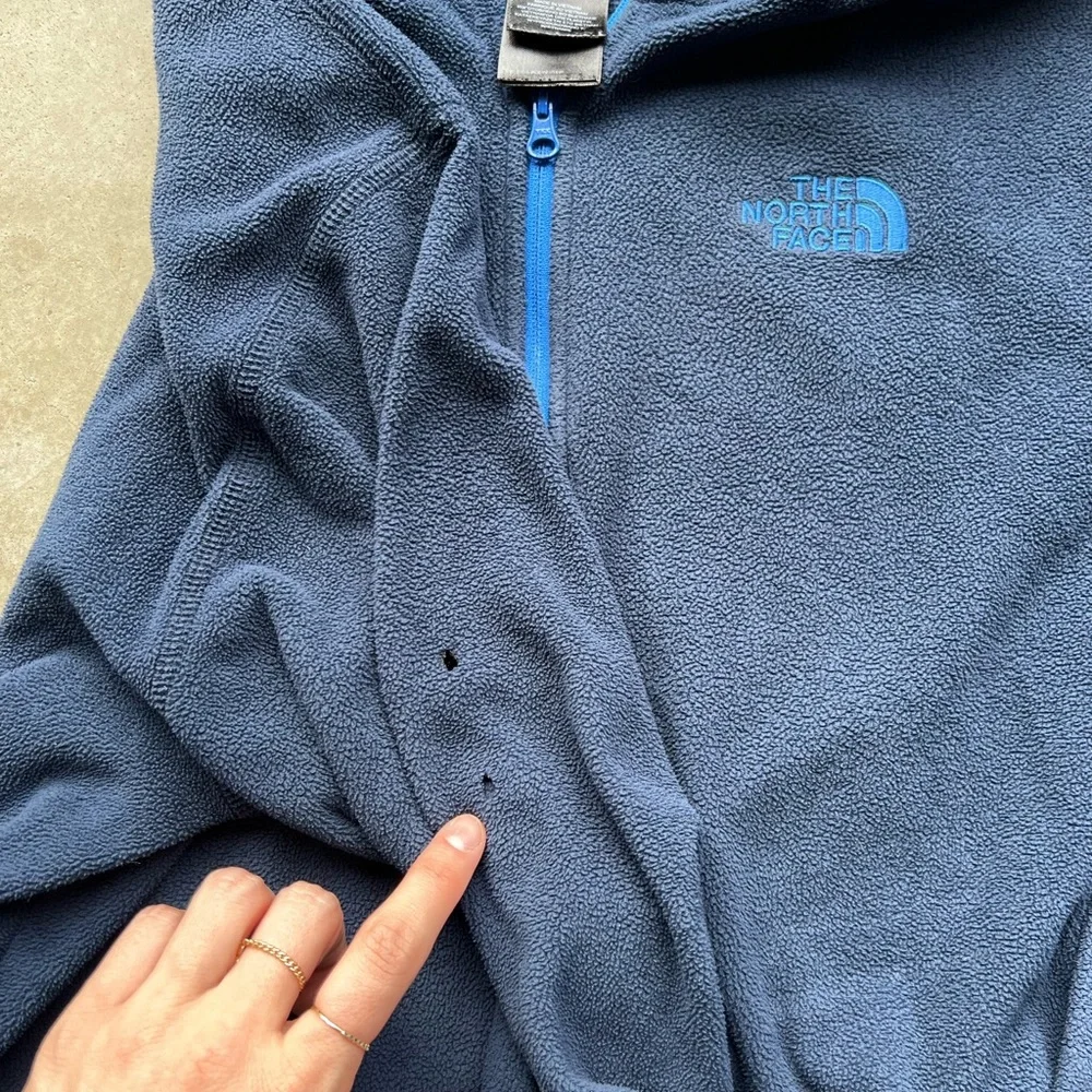 The North‎ Face Men’s Lightweight Fleece Jacket Pullover
